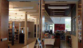 komoka_library.jpg komoka_library.jpg